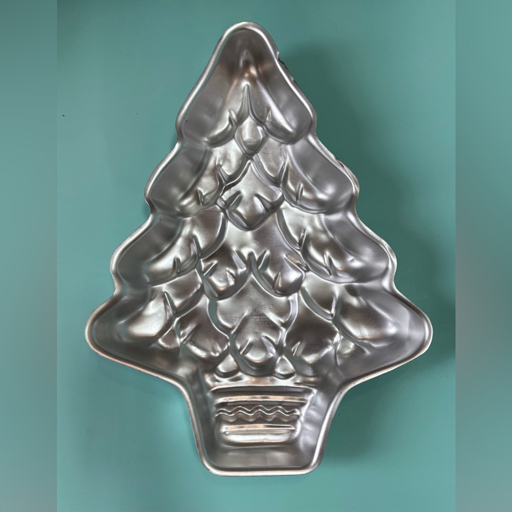 Wilton Tree-Shaped Cake Pan